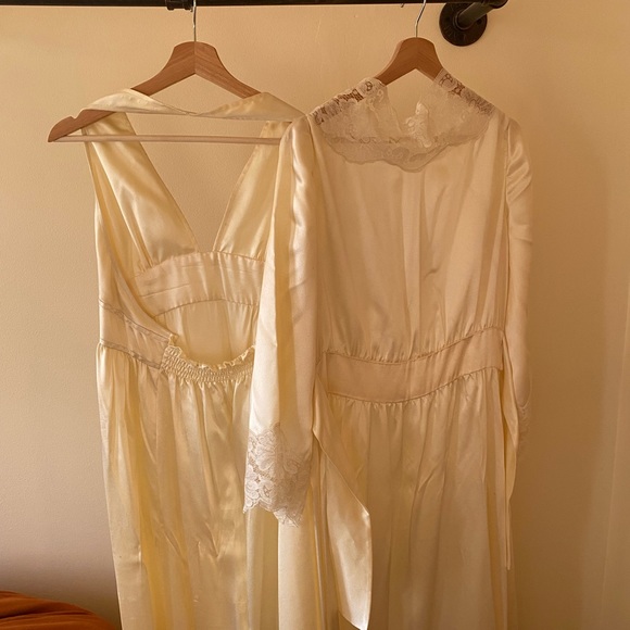 Vintage Nightgown and Robe Set - Picture 3 of 5